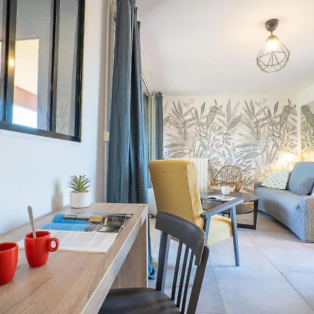 Apartment Les Roches Bleues-2 By Interhome Le Pradet